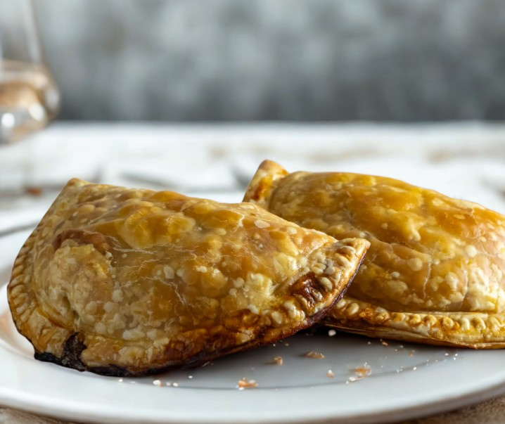 Beef Empanadas (3 pieces) - Empanada de Carne (3 Unidades).