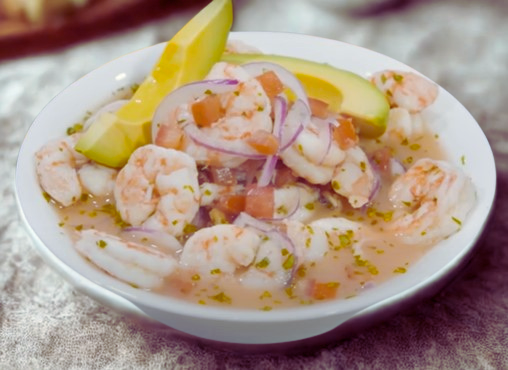 Ceviche de Camarones y Pescado