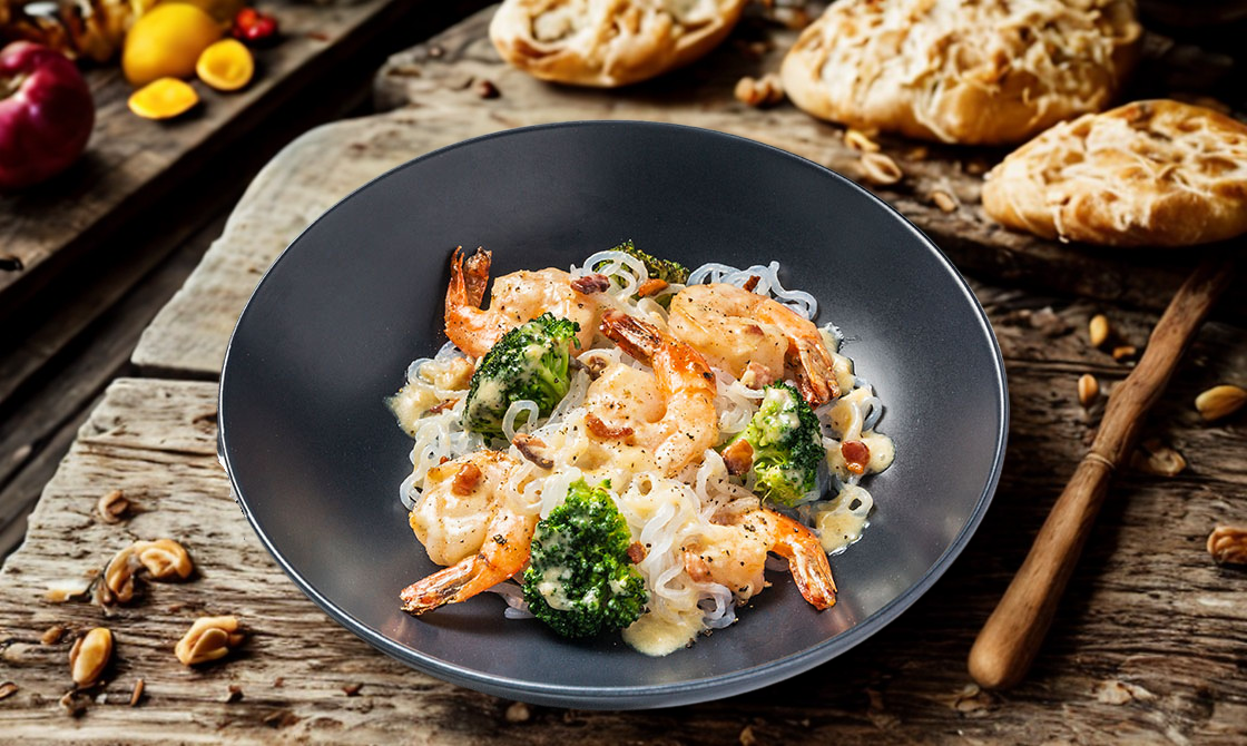 Pasta Alfredo con Camarones y Broccoli