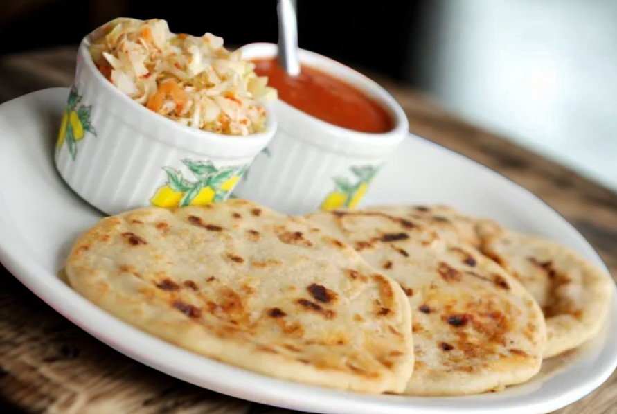 Chicharron and Cheese Pupusa - Pupusa de Chicharron con Queso (3)