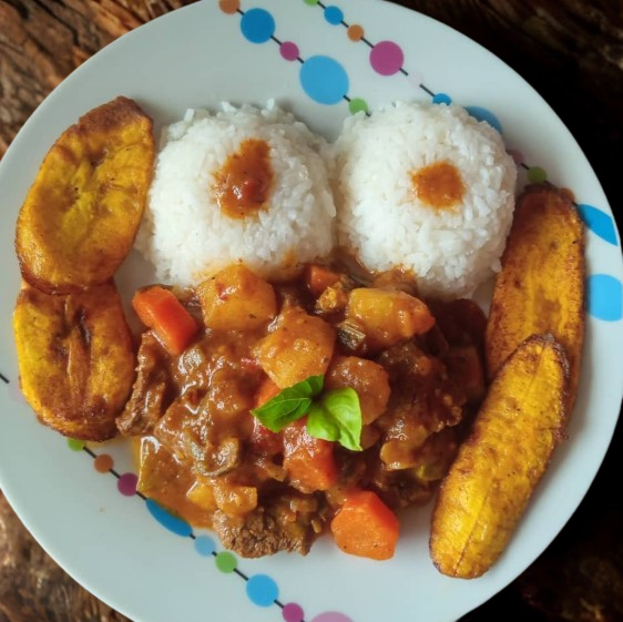 Beef stew with potatoes // Guiso de Carne con Papas